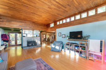 COZY FAMILY HOME IN THE HEART OF AMBLESIDE- 1488 Palmerston Avenue, West Vancouver